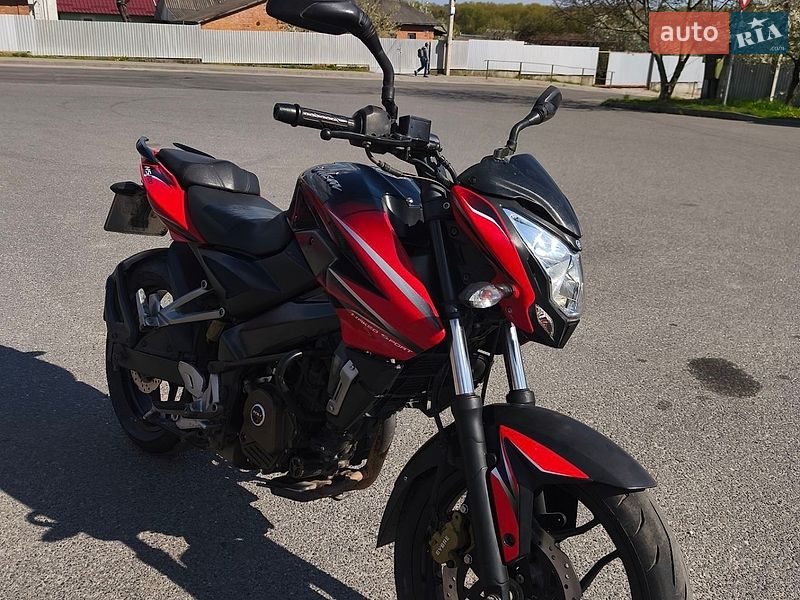 Мотоцикл Без обтікачів (Naked bike) Bajaj Pulsar