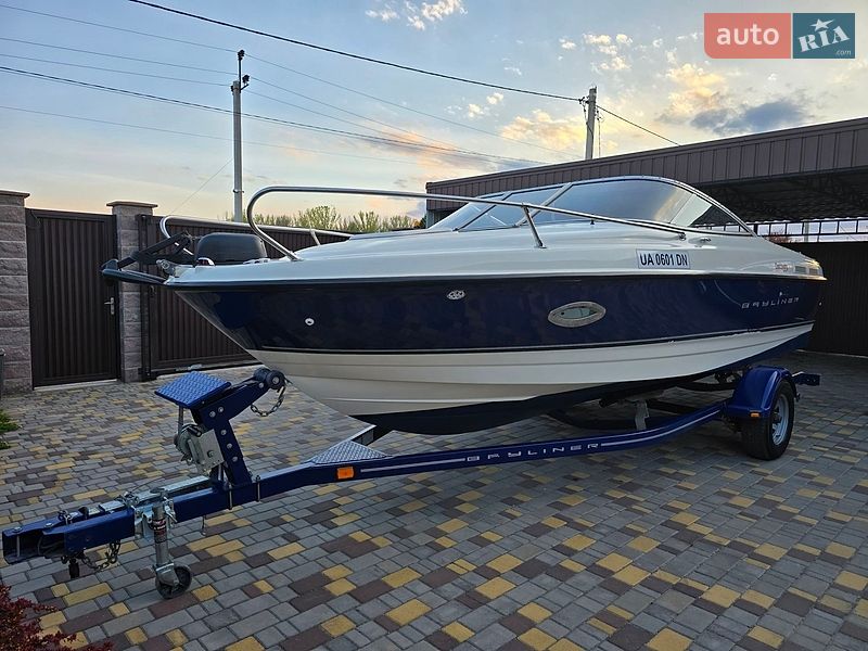 Bayliner 210