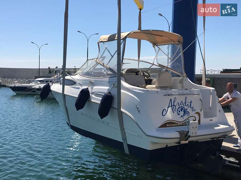 Моторна яхта Bayliner 2455