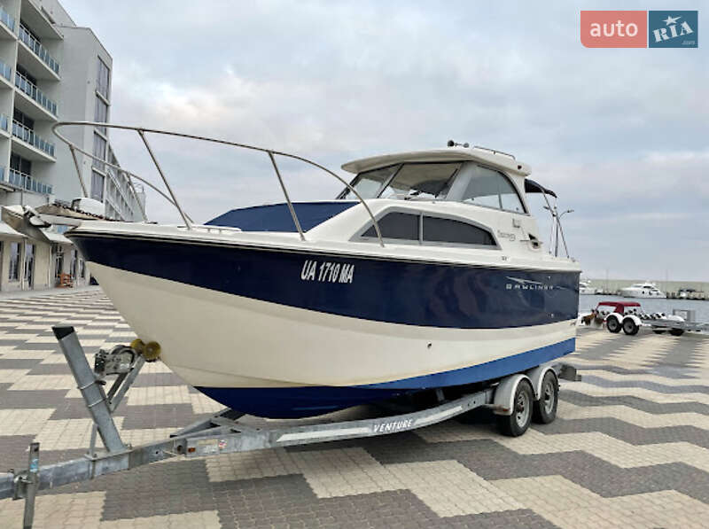 Катер Bayliner 246