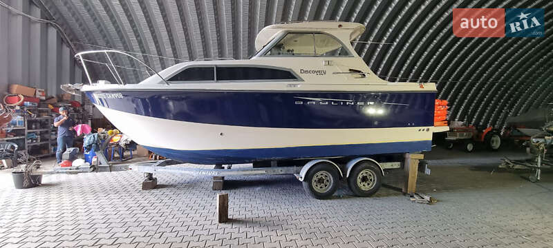 Катер Bayliner 246