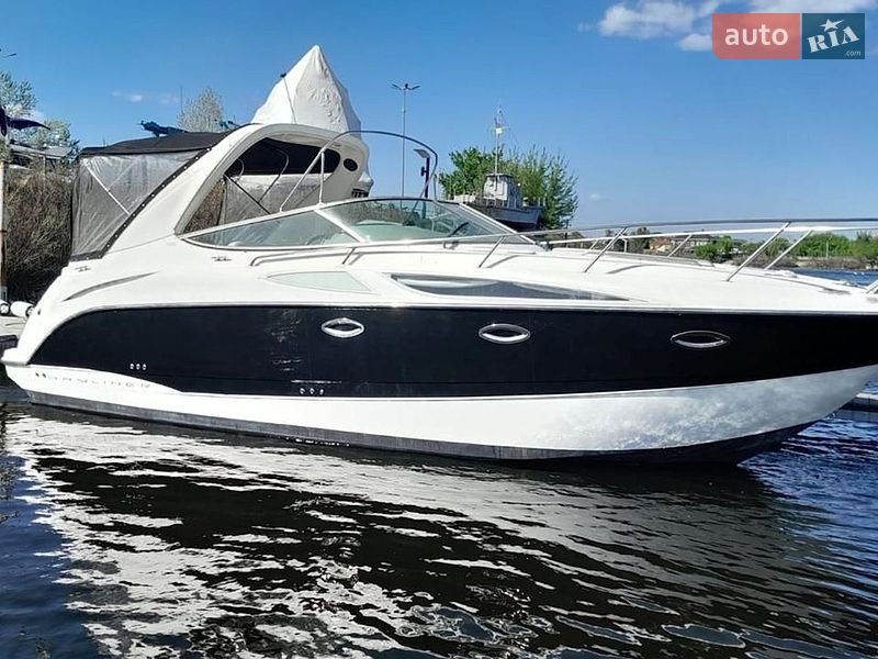 Моторна яхта Bayliner 305
