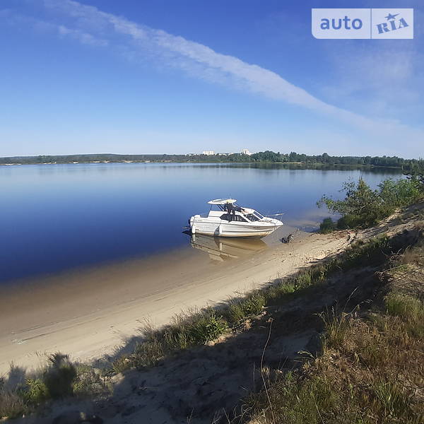 Моторна яхта Bayliner Ciera