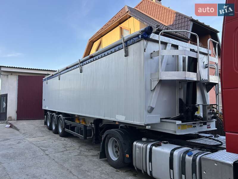 Зерновоз - полуприцеп Benalu Bencere