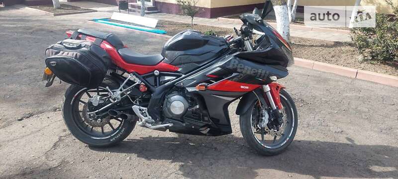 Мотоцикл Спорт-туризм Benelli 302R