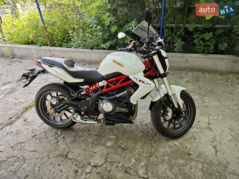 Benelli TNT 300