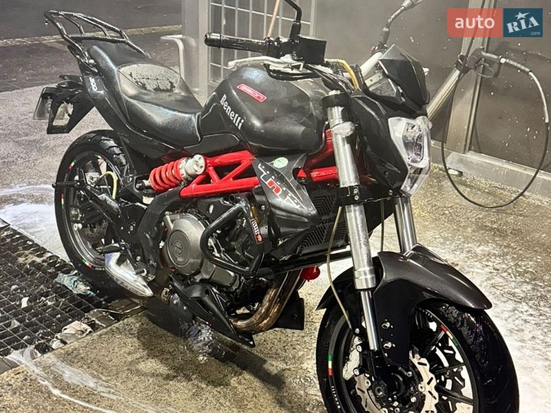 Benelli TNT 300