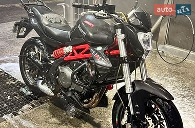 Benelli TNT 300  2018