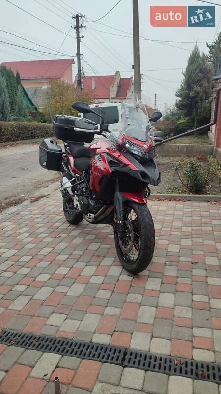 Benelli TRK 502X