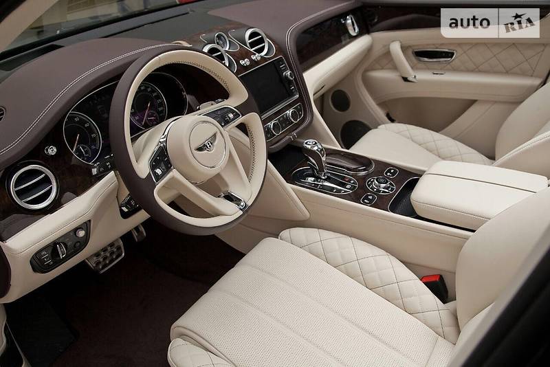 Bentley Bentayga 2017 года