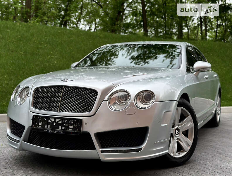 Позашляховик / Кросовер Bentley Continental