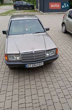Ціни Mercedes-Benz 190 Бензин