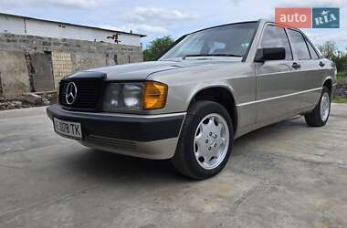 Ціни Mercedes-Benz 190 Бензин