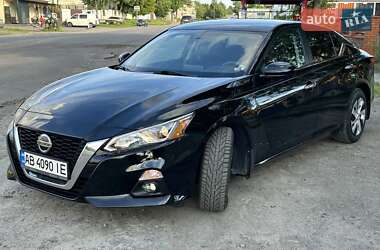 Ціни Nissan Altima Бензин