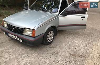 Ціни Opel Ascona Бензин