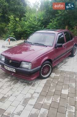 Цены Opel Ascona Бензин