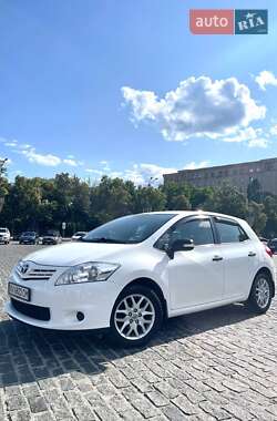 Цены Toyota Auris Бензин