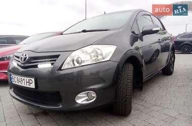 Ціни Toyota Auris Бензин