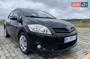 Цены Toyota Auris Бензин