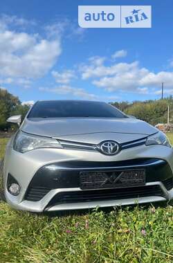 Цены Toyota Avensis Бензин