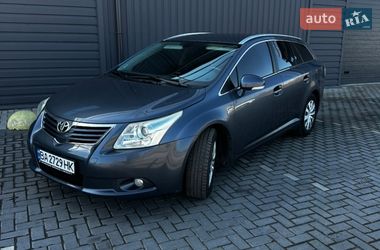 Цены Toyota Avensis Бензин