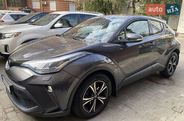 Цены Toyota C-HR Бензин