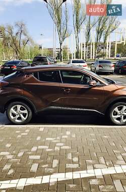 Цены Toyota C-HR Бензин