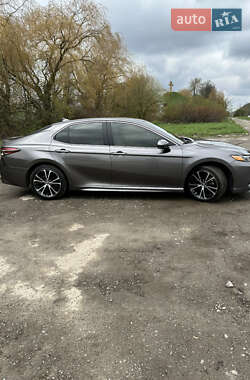 Ціни Toyota Camry Бензин
