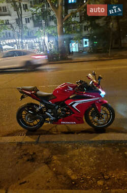 Цены Honda CBR 400R Бензин
