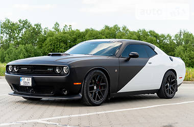 Ціни Dodge Challenger Бензин