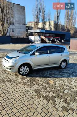 Цены Toyota Corolla Verso Бензин