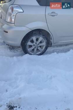 Цены Toyota Corolla Verso Бензин