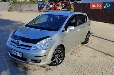 Цены Toyota Corolla Verso Бензин