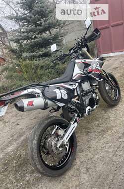 Ціни Suzuki DR-Z 400SM Бензин