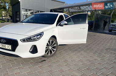 Цены Hyundai Elantra GT Бензин