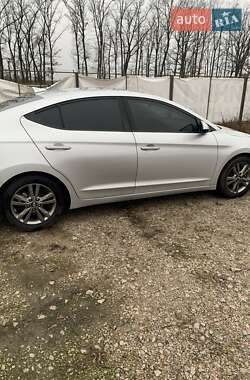 Ціни Hyundai Elantra Бензин