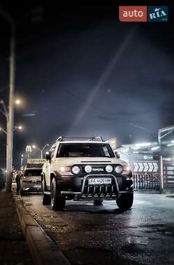 Цены Toyota FJ Cruiser Бензин