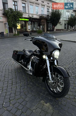 Ціни Harley-Davidson FLHX Street Glide Бензин