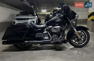 Ціни Harley-Davidson FLHX Street Glide Бензин