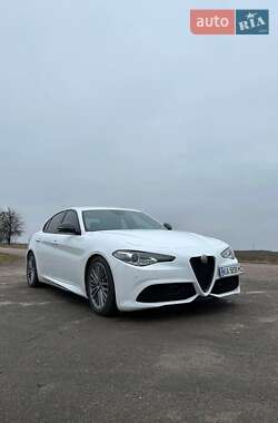 Ціни Alfa Romeo Giulia Бензин