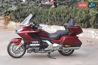 Ціни Honda GL 1800 Gold Wing Бензин