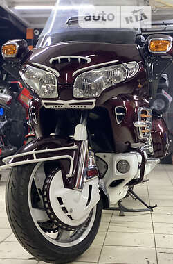 Ціни Honda GL 1800 Gold Wing Бензин