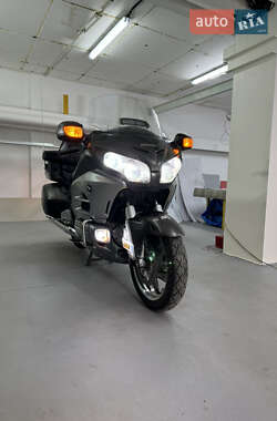 Ціни Honda GL 1800 Gold Wing Бензин