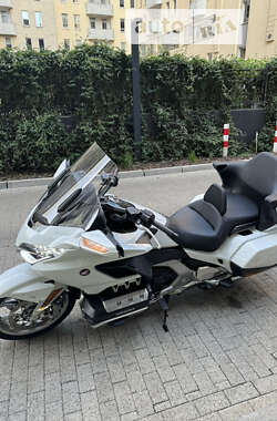 Цены Honda GL 1800 Gold Wing Бензин