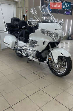 Цены Honda GL 1800 Gold Wing Бензин