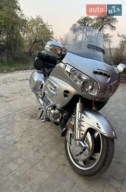 Ціни Honda GL 1800 Gold Wing Бензин