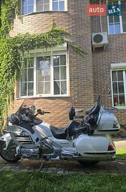 Ціни Honda GL 1800 Gold Wing Бензин