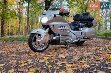 Ціни Honda GL 1800 Gold Wing Бензин