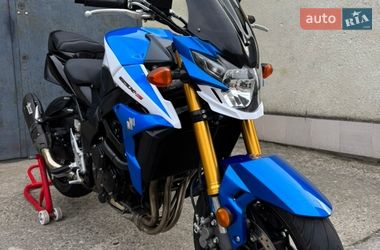 Цены Suzuki GSR 750 Бензин