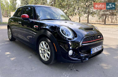 Ціни MINI Hatch Бензин